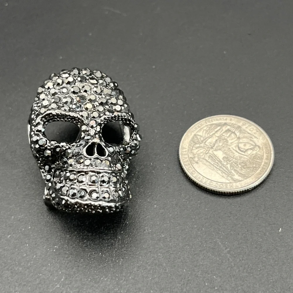 Skull‎ Rhinestones Bedazzled Black Lapel Hat Pin